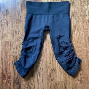 Lululemon 17” crop pants